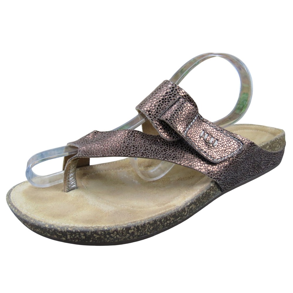 Clarks Artisan Women's Bronze Leather Sandals 8 Comfort Adjustable Casual